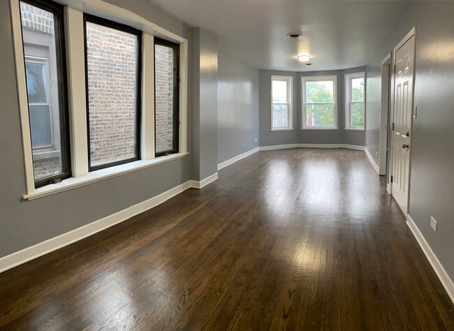 Building Photo - 2513 W Pershing Rd