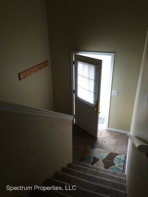 Building Photo - 332 Maple Leaf Dr