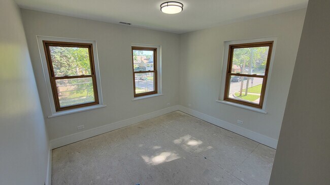 Building Photo - 4000 Forest Ave