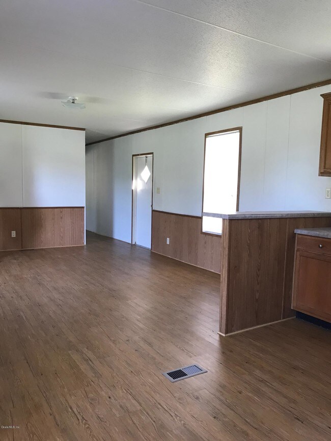 Building Photo - 12560 SW 16th Ave