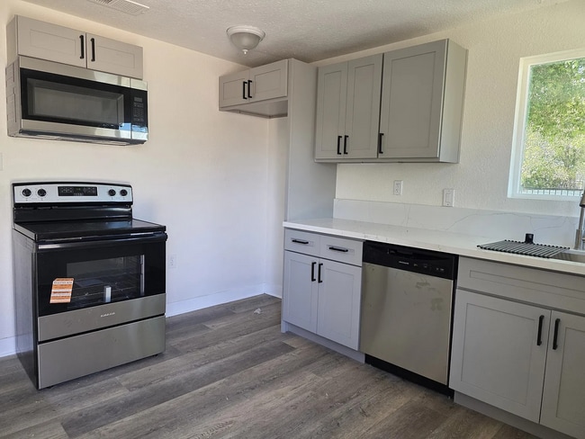 Building Photo - 3200 34th Ave