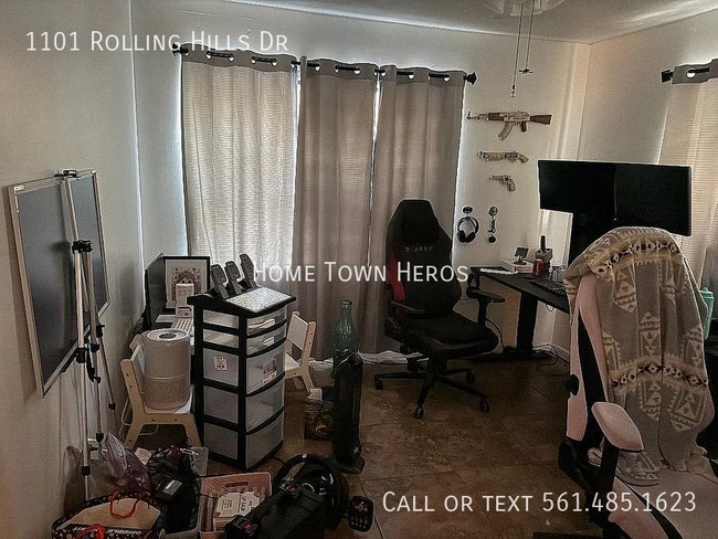 Foto del edificio - 1101 Rolling Hills Dr