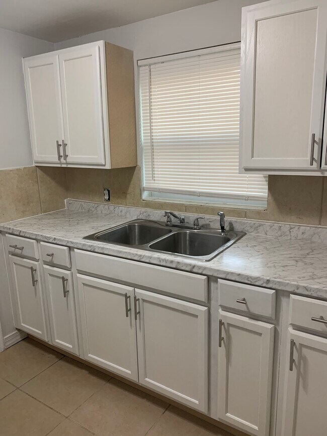Kitchen - 9268 11th Ave