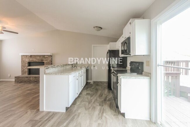 Building Photo - Welcome Home! Schedule Your Tour & Apply N...