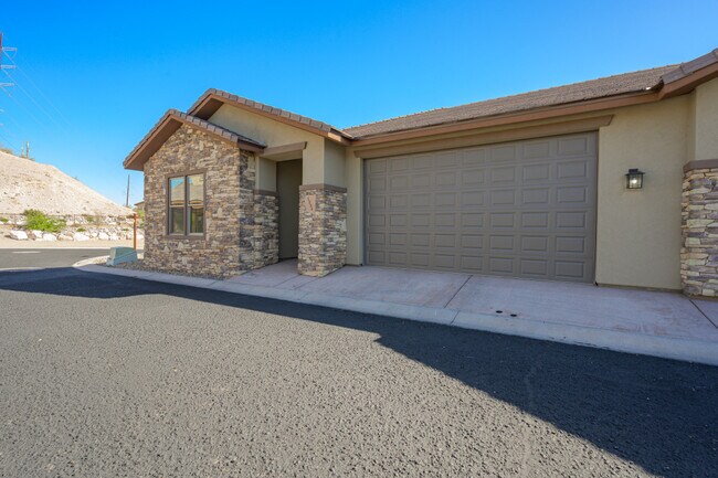 Building Photo - 1334 Scout Trl