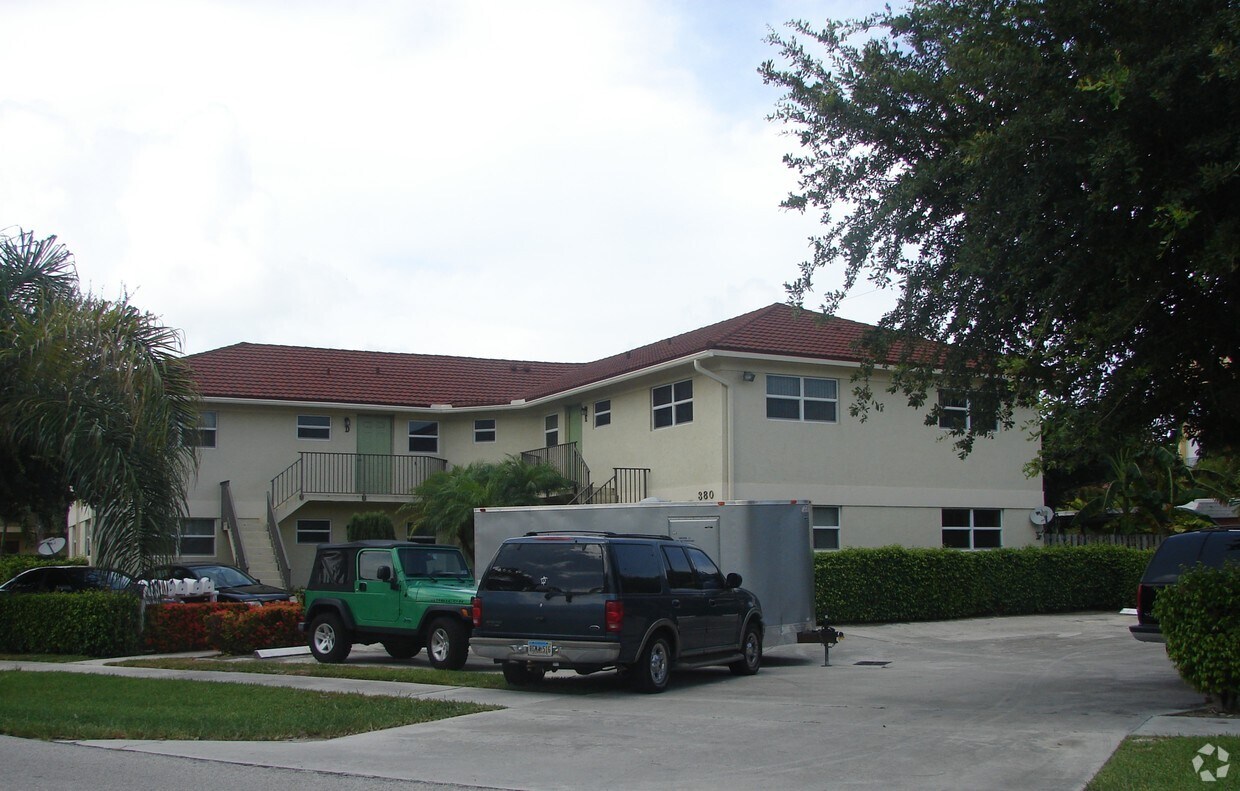 Building Photo - 380 SE 19th Ave