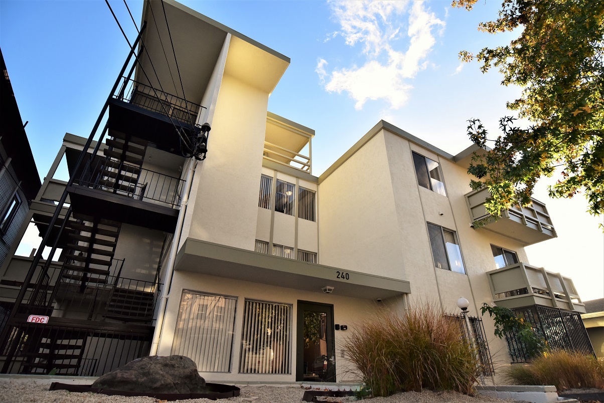 Primary Photo - Athol Apartments