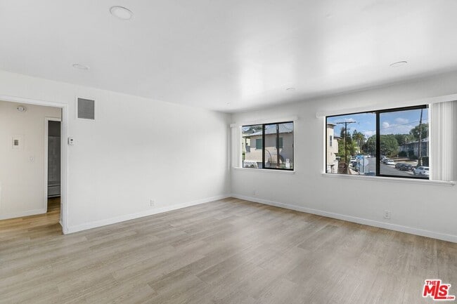 Foto del edificio - 129 S Avenue 64