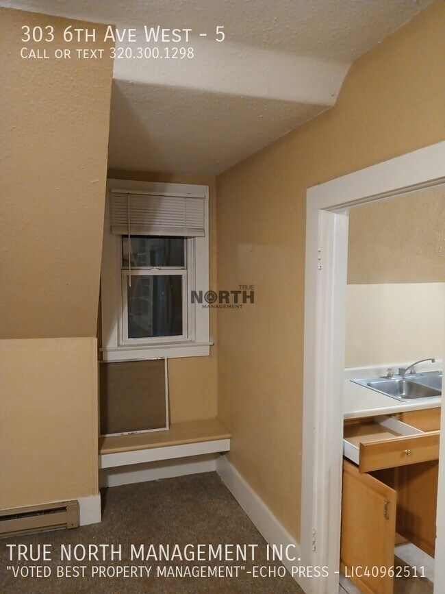 Building Photo - 303 6th Ave W