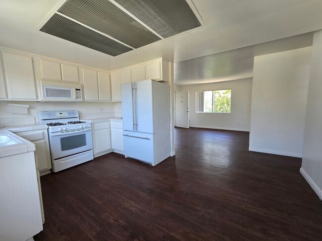 Foto del edificio - 7937 Newlin Ave