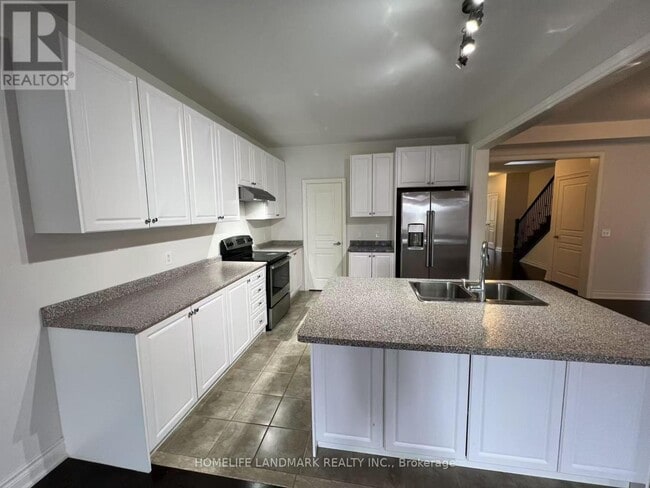 Building Photo - 16 Beechborough Cres