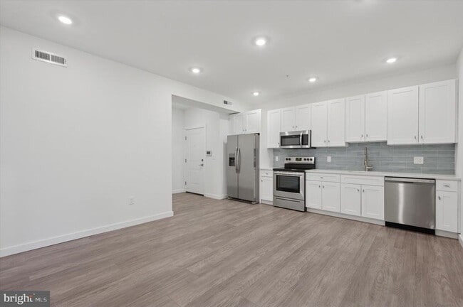 Building Photo - 1617 Ridge Ave
