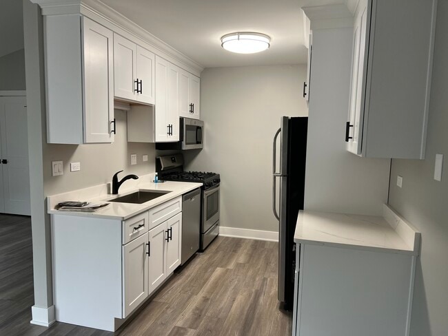 Building Photo - 65 Spuhler Dr
