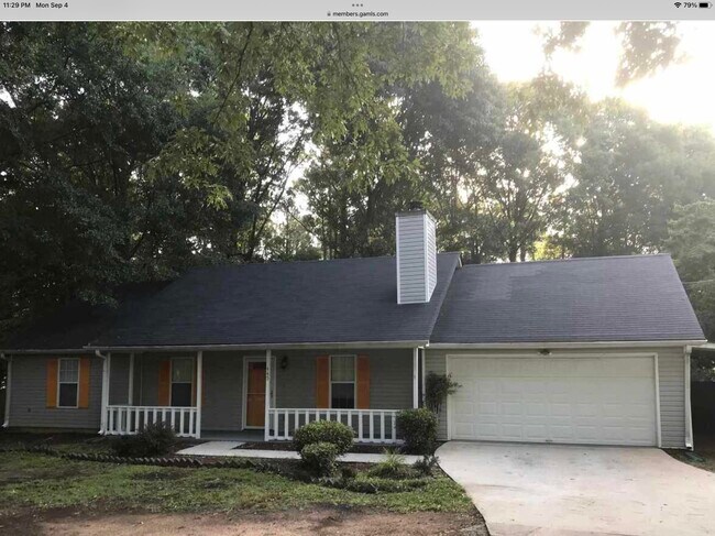 Building Photo - 445 Cowan Rd