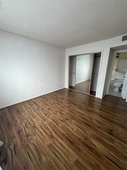 Foto del edificio - 616 Shoreham Ct