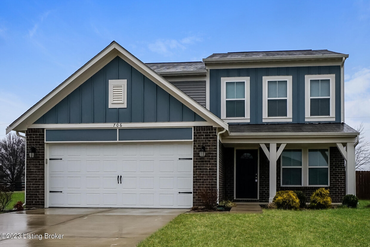 Foto principal - 706 New Christman Ln