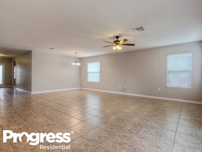 Building Photo - 6929 Glenbrook Dr
