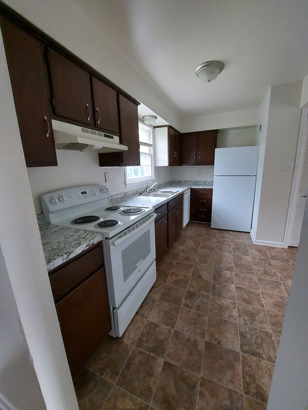 Building Photo - 212 Tiffany Dr