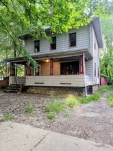 Building Photo - 638 Merton Ave