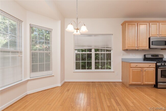 Building Photo - 5701 Park Creste Dr