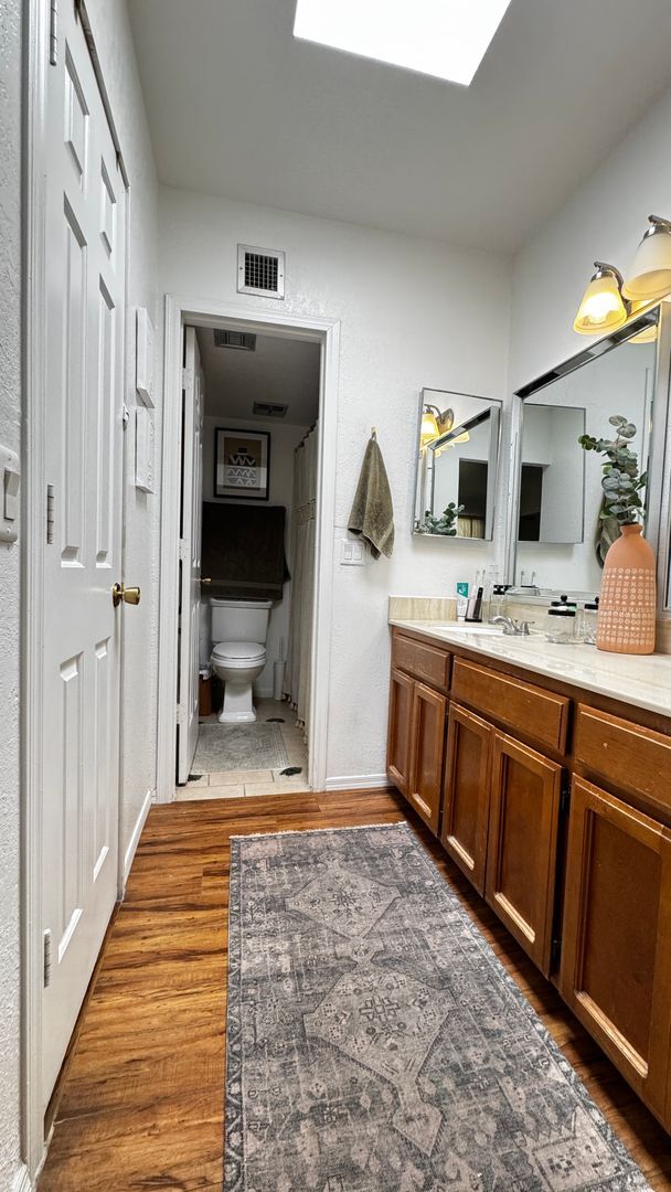 Building Photo - Nort Central (Prince and Country Club) 2 b...