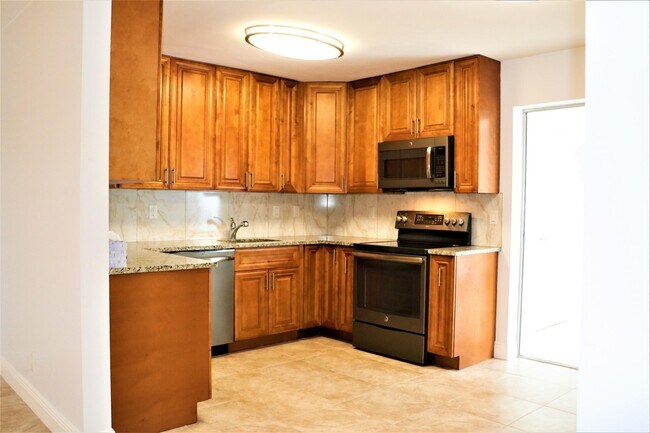Building Photo - 1309  Alho Drive  Lantana Fl 33462