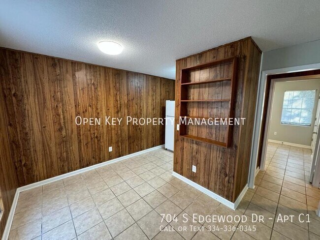 Foto del edificio - 704 S Edgewood Dr