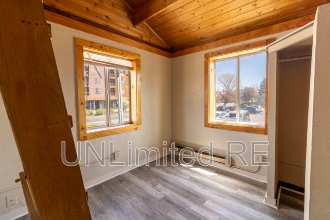 Building Photo - 306 S Humphreys St