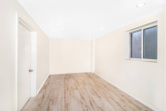 Foto del edificio - 1141 Pugsley Ave