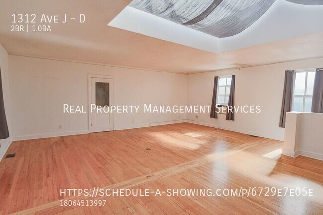 Foto del edificio - Nice, Large Loft Located Downtown with 2 B...