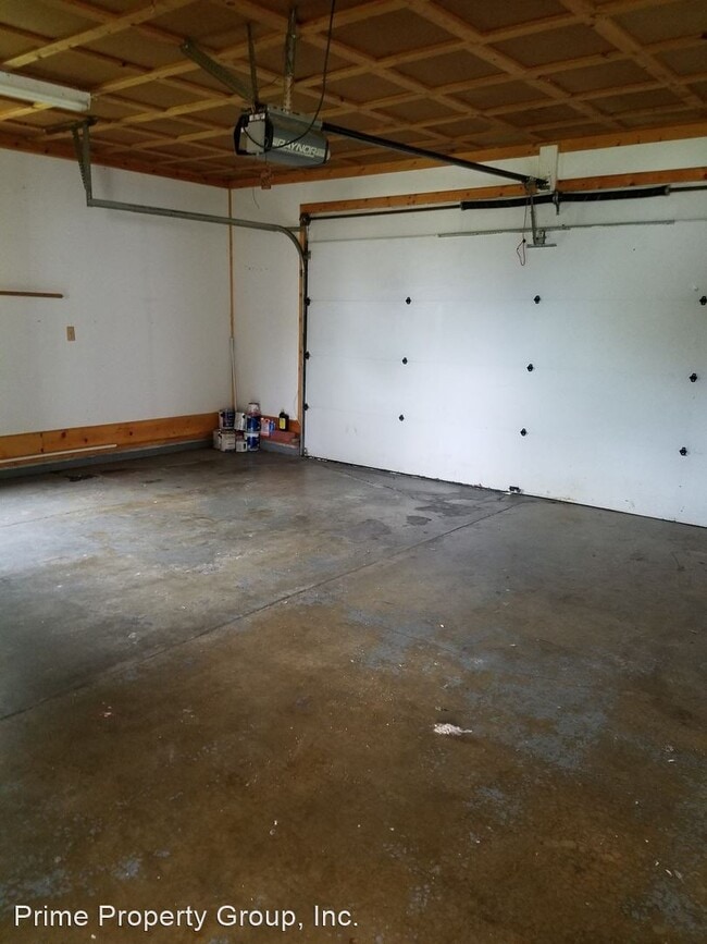 Building Photo - 3 br, 1 bath House - 416 Seymour