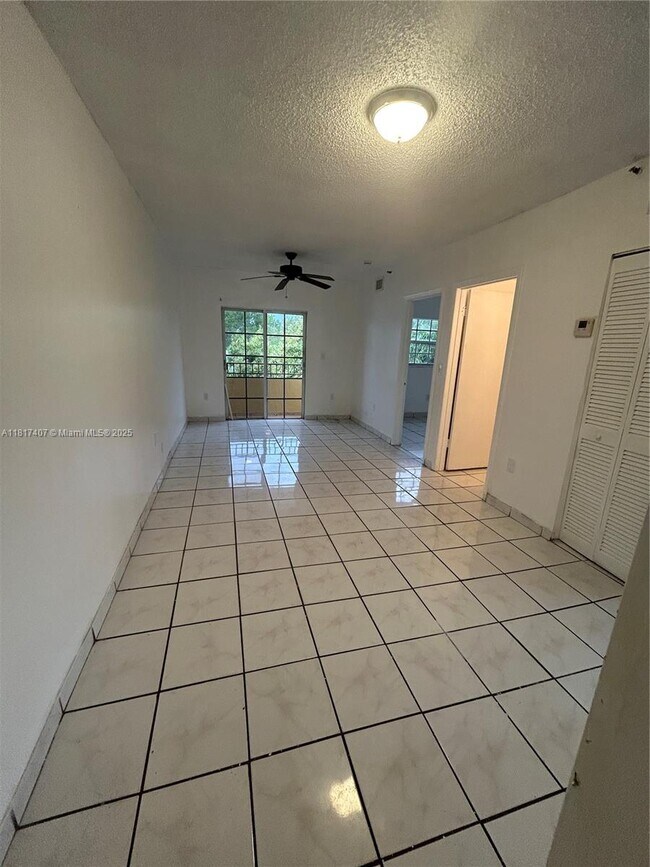 Foto del edificio - 1351 SW 4th St
