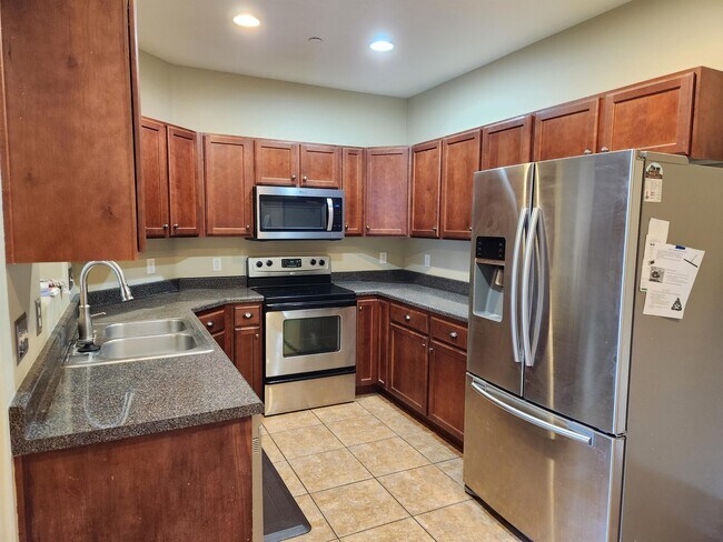 Building Photo - 107 W Spring Hill Way