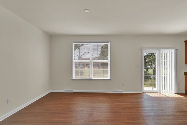 Building Photo - 3 bedroom rancher with an open floor plan