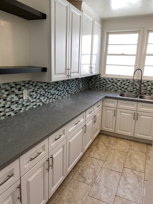 Building Photo - 626 Midvale Ave