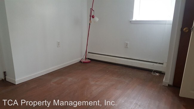 Foto del edificio - 1 br, 1 bath House - 729 Warren Street
