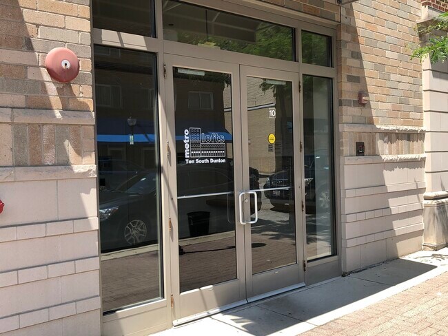 Foto del edificio - 10 S Dunton Ave