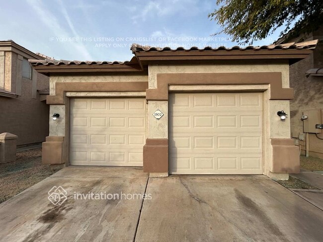 Building Photo - 1902 N 106th Ln