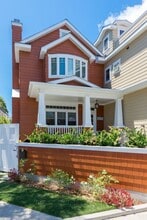 Building Photo - 734 Olive Ave