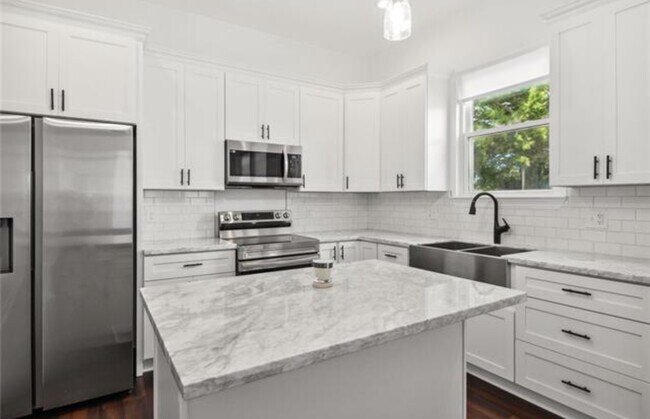 Kitchen - 1900 Clouet St