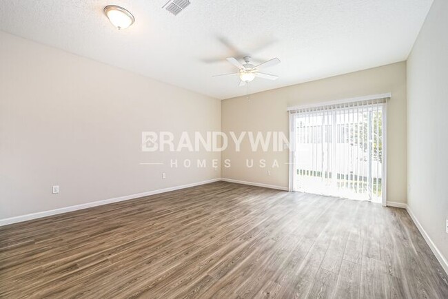 Foto del edificio - LEASING SPECIAL : 2 MONTHS FREE + Tour & A...