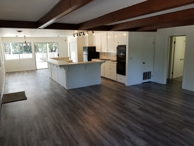 Building Photo - 514 Granite Hill Ct