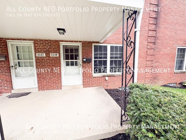 Building Photo - 2139 Ridgeview Rd