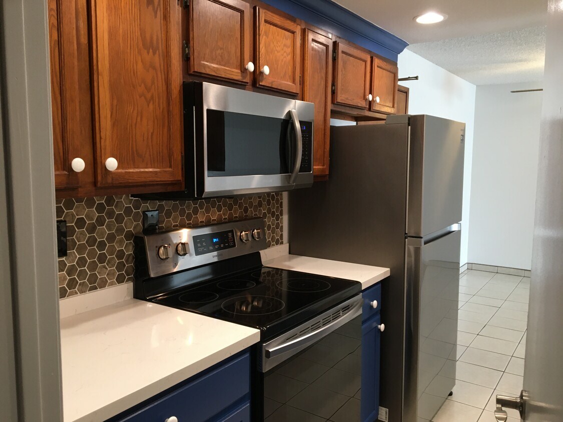 8000 University Ave Unit 207, La Mesa, CA 91942 Condo for Rent in La