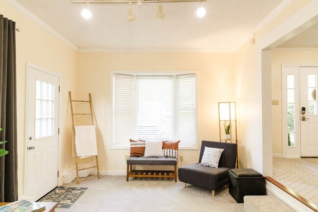 Foto del edificio - 39 Southwicke Dr