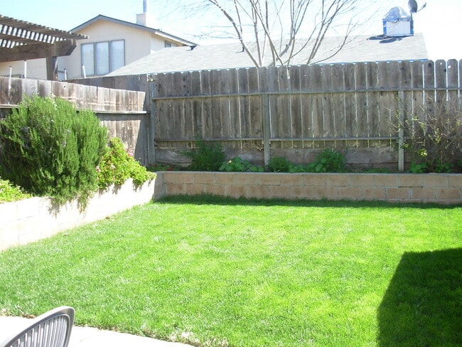 Building Photo - 2 bedroom and 1.5 bath house in Los Osos