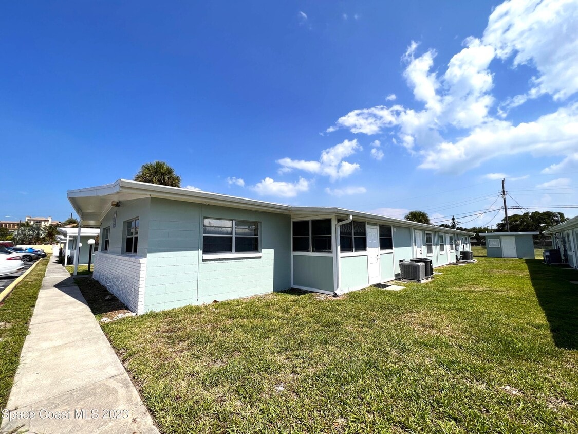 127 Roosevelt Ave Unit D, Cocoa Beach, FL 32931 Condo for Rent in