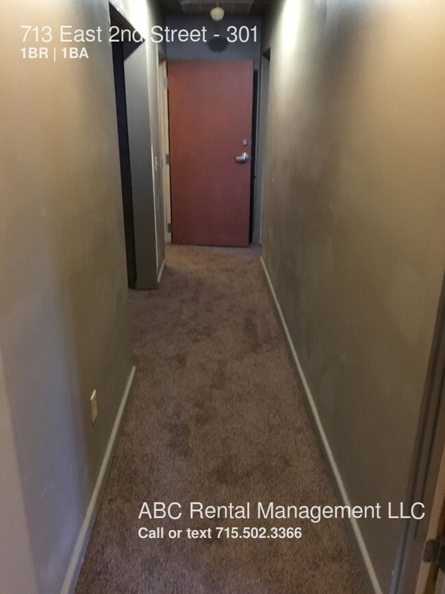 Foto del edificio - 713 E 2nd St