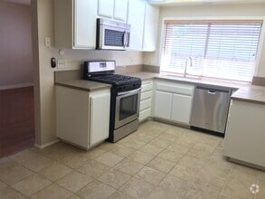 Building Photo - 1631 Avenida Selva