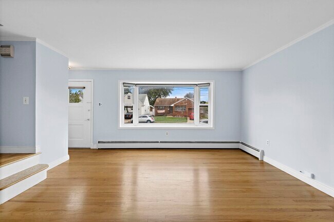 Building Photo - 665 9th St